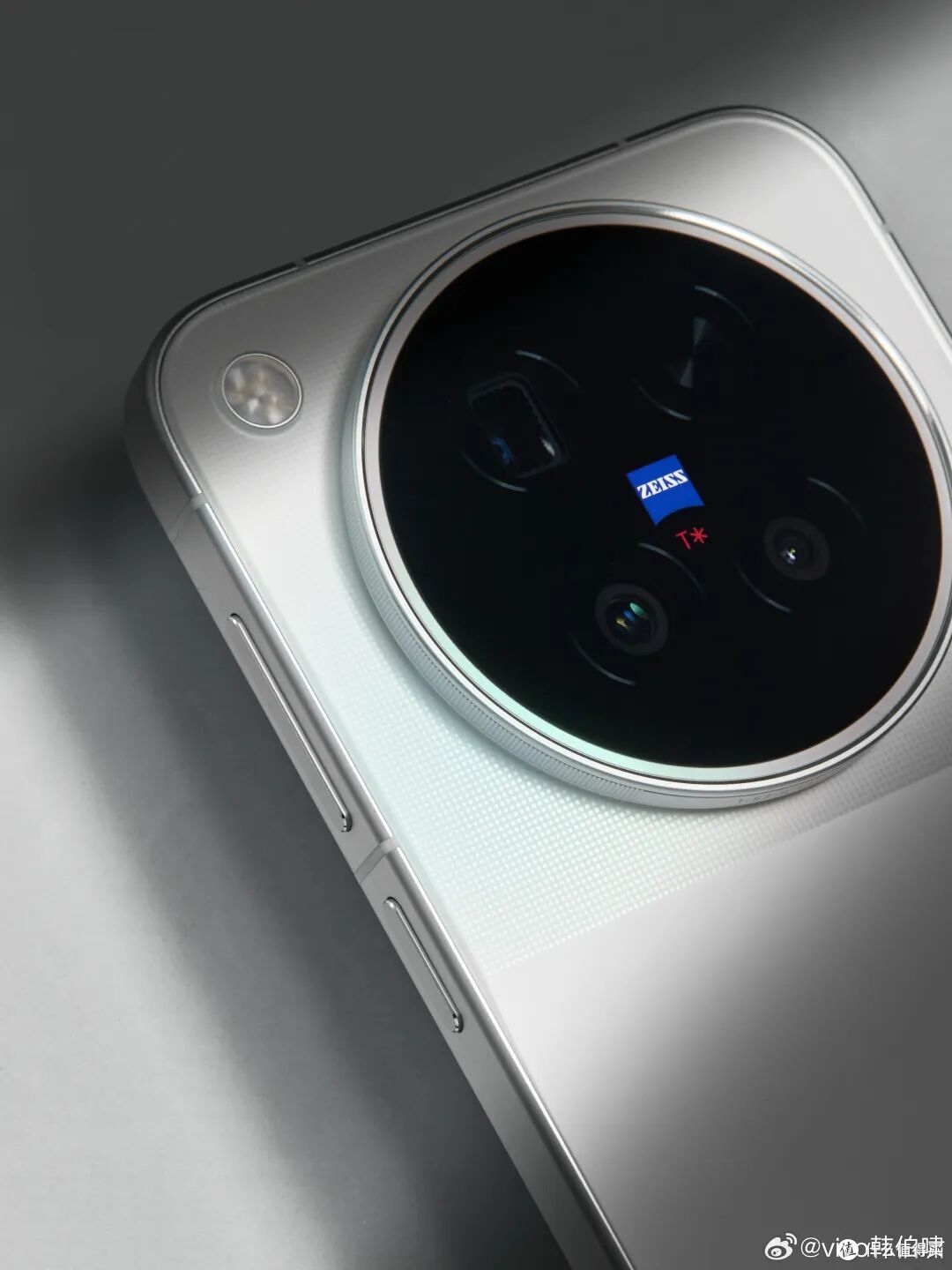 vivo X500 Pro今晚发布,这次不只卷拍照了