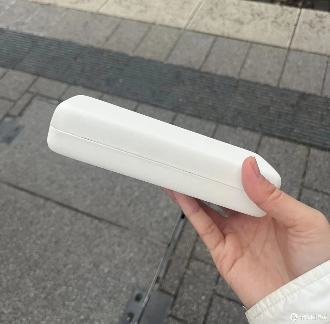 打工人的通勤包,能有多“邪修”?一分钱不花,比专门买的还好用