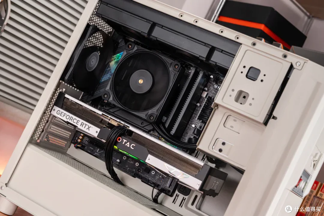 复古の风——银昕FLP03+铭瑄B850M电竞之心+索泰RTX5070天启装机