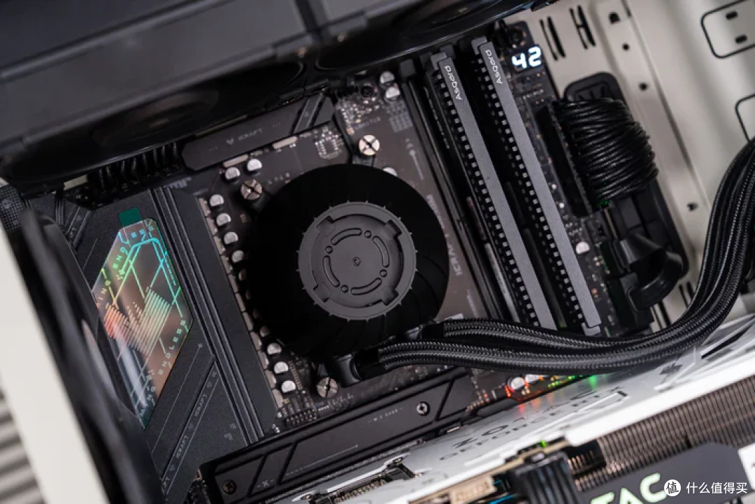 复古の风——银昕FLP03+铭瑄B850M电竞之心+索泰RTX5070天启装机