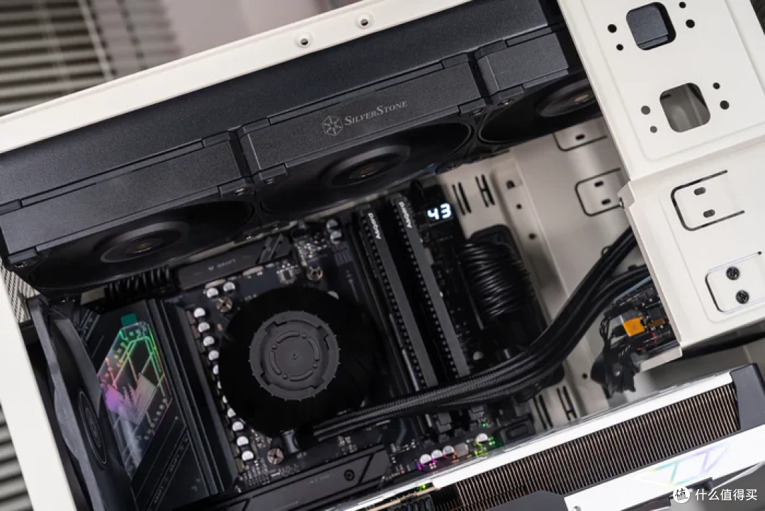 复古の风——银昕FLP03+铭瑄B850M电竞之心+索泰RTX5070天启装机