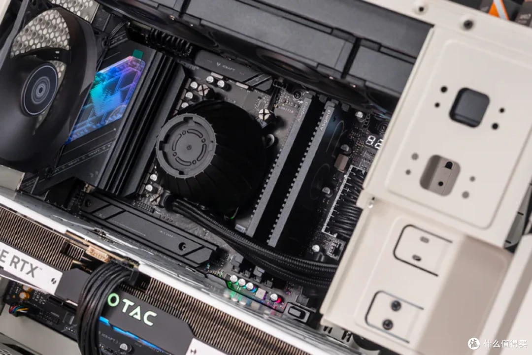 复古の风——银昕FLP03+铭瑄B850M电竞之心+索泰RTX5070天启装机
