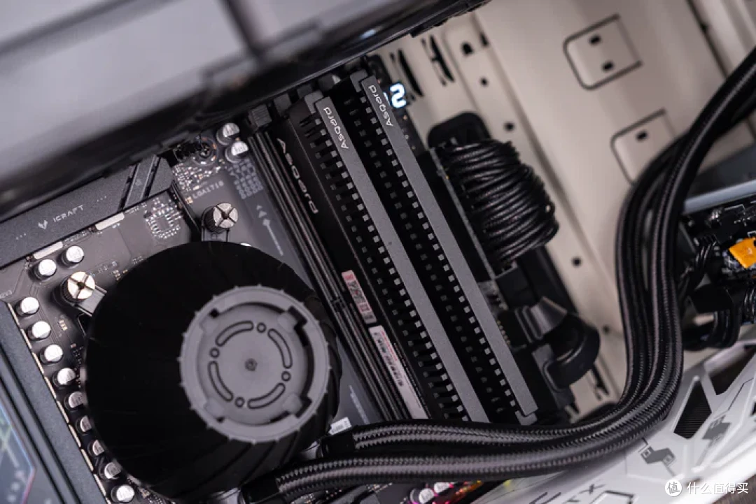 复古の风——银昕FLP03+铭瑄B850M电竞之心+索泰RTX5070天启装机
