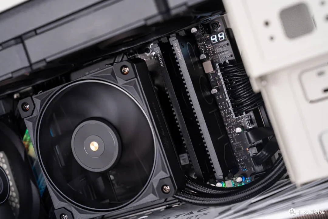 复古の风——银昕FLP03+铭瑄B850M电竞之心+索泰RTX5070天启装机