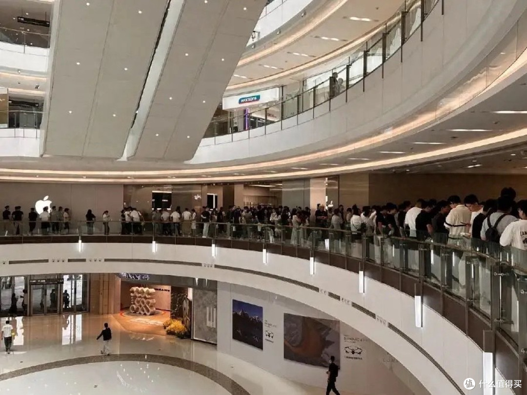 黄牛不收、电商破发、加价腰斩!iPhone 18 Pro实体店首发遇冷!