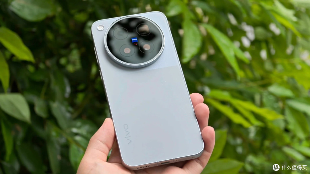华为、小米看好了,vivo X500系列发布,全系涨价成常态