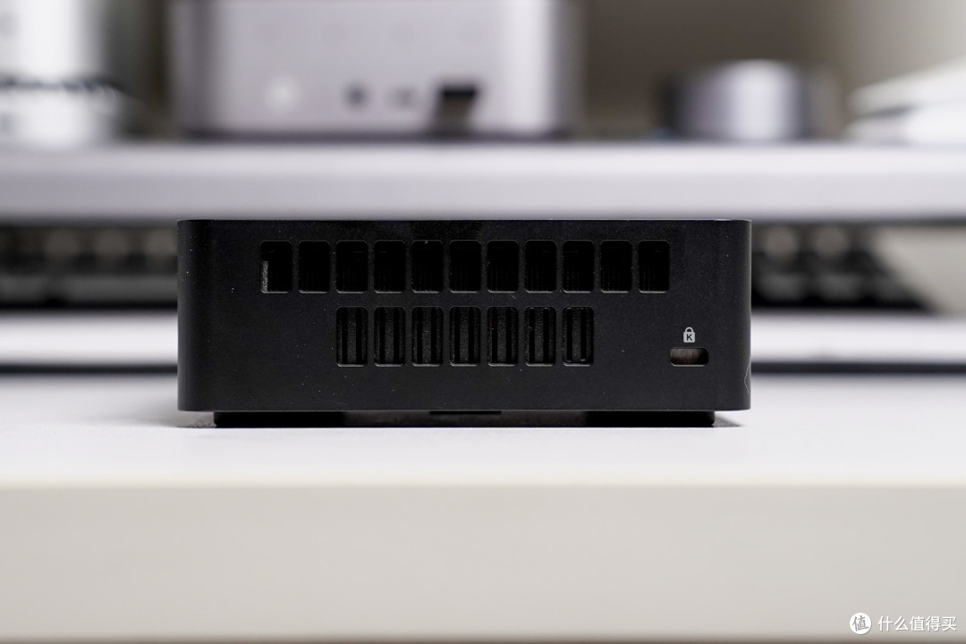 超强散热+一键AI=标杆级生产力丨华硕NUC16PRO迷你主机评测