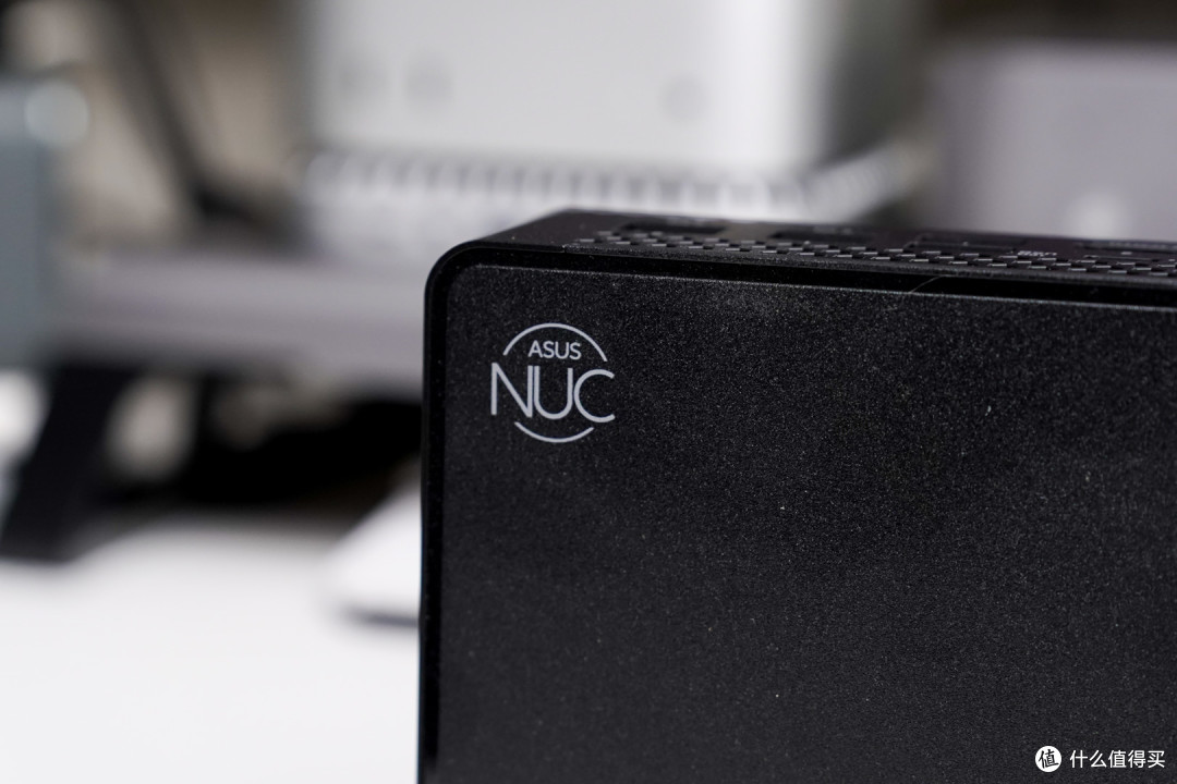 超强散热+一键AI=标杆级生产力丨华硕NUC16PRO迷你主机评测