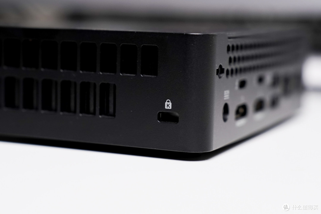 超强散热+一键AI=标杆级生产力丨华硕NUC16PRO迷你主机评测