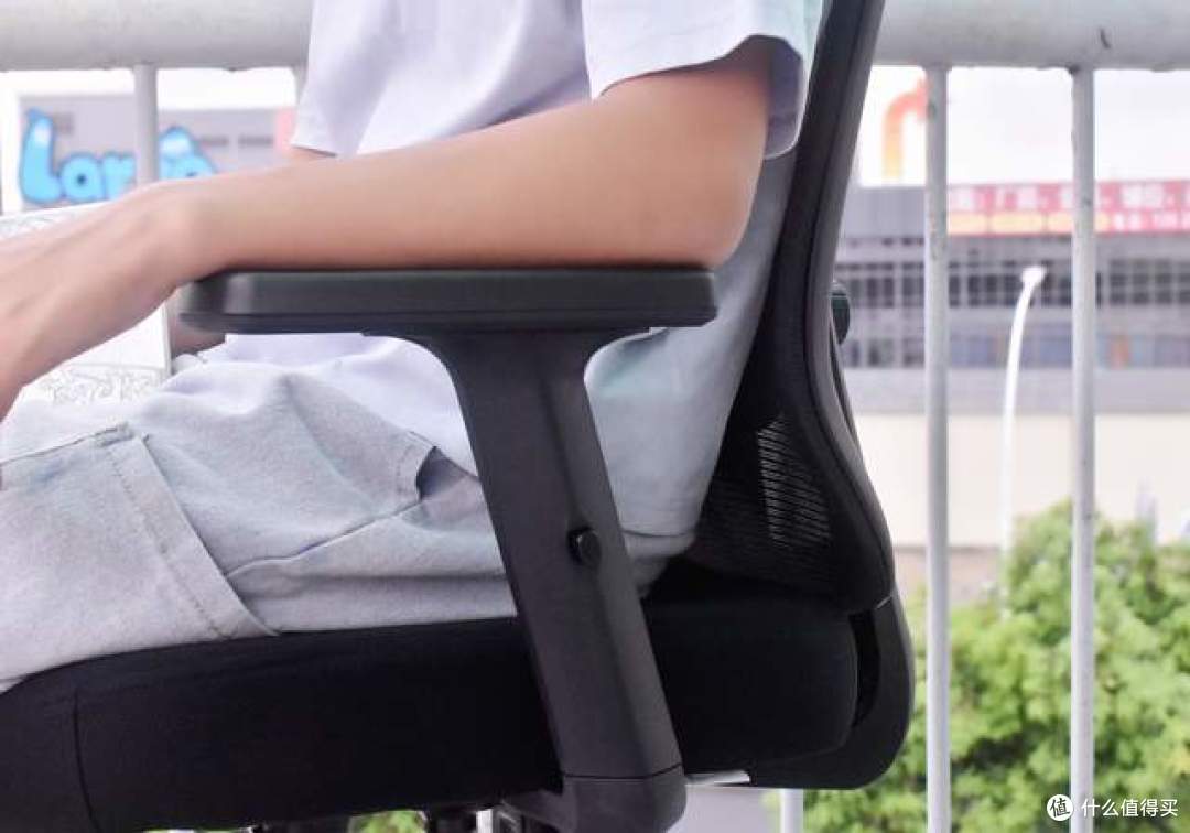 旗舰护腰下放百元档，夏草木Fit CC人体工学椅体验分享