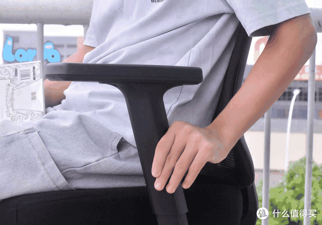 旗舰护腰下放百元档，夏草木Fit CC人体工学椅体验分享