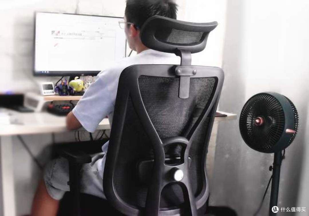 旗舰护腰下放百元档，夏草木Fit CC人体工学椅体验分享