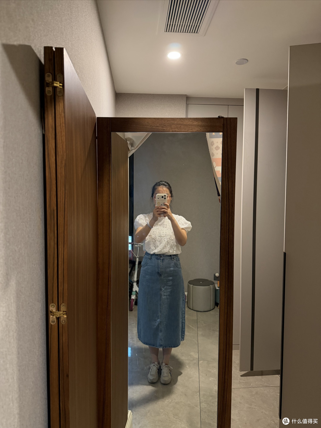 豆包帮来穿搭|一件白镂空上衣,解锁3套初秋日常穿搭