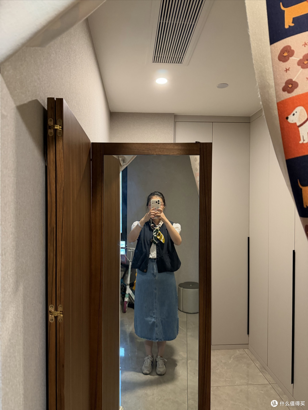 豆包帮来穿搭|一件白镂空上衣,解锁3套初秋日常穿搭