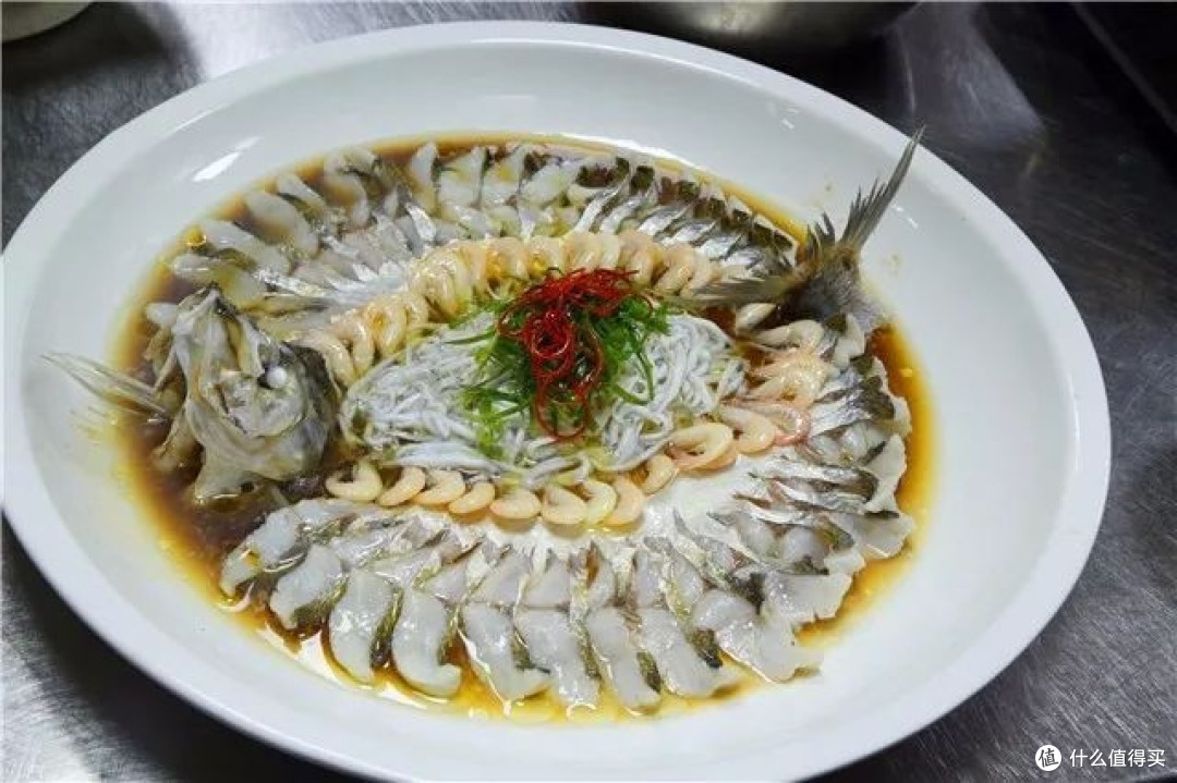 君山银针鱼片：洞庭湖畔茶与鲜的雅味相逢