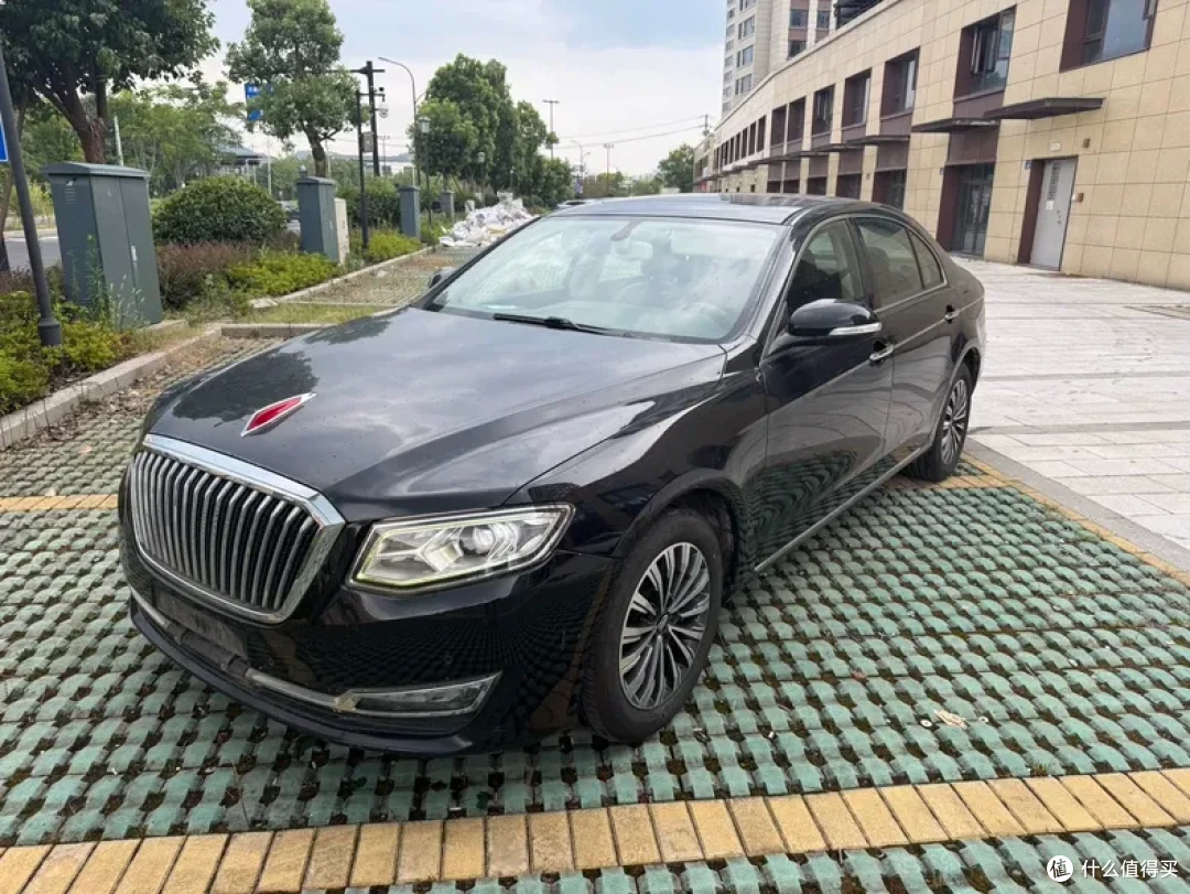 时隔5年全新红旗H7正式上市,新旧两代对比,老款二手行情3万上下