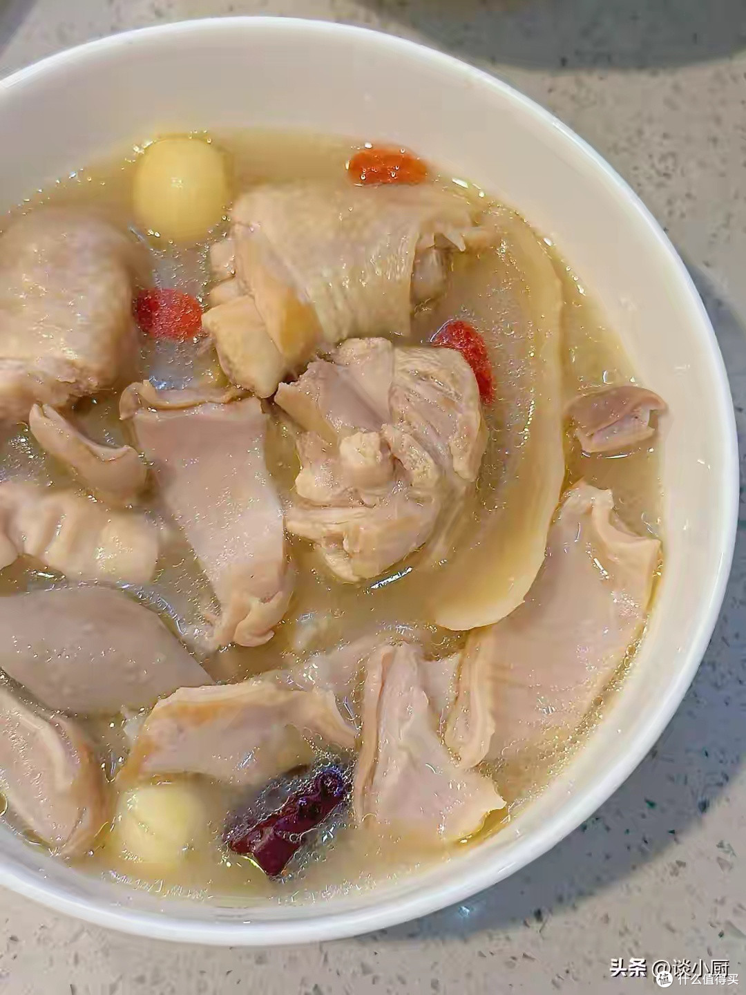 秋季脸油面黄源于脾胃湿气