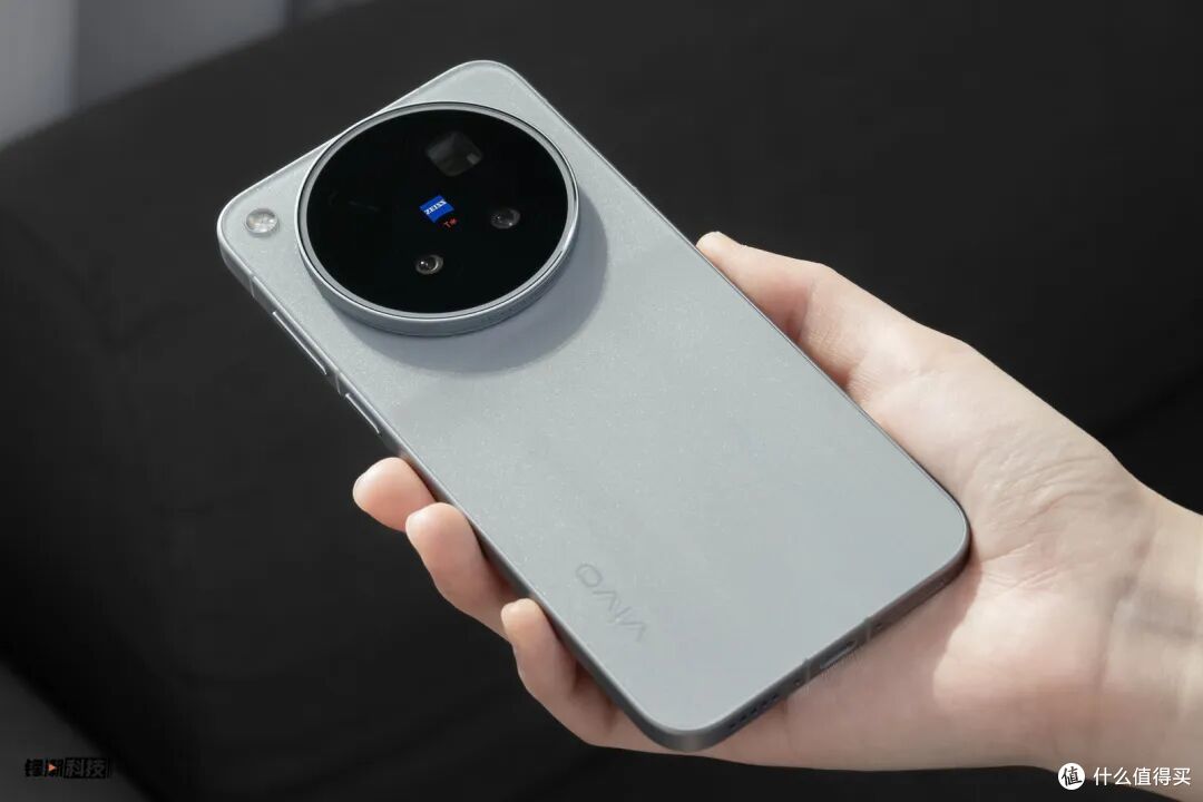 5499 起步,全系押注"拍视频"?vivo X500 系列到底该买哪台?