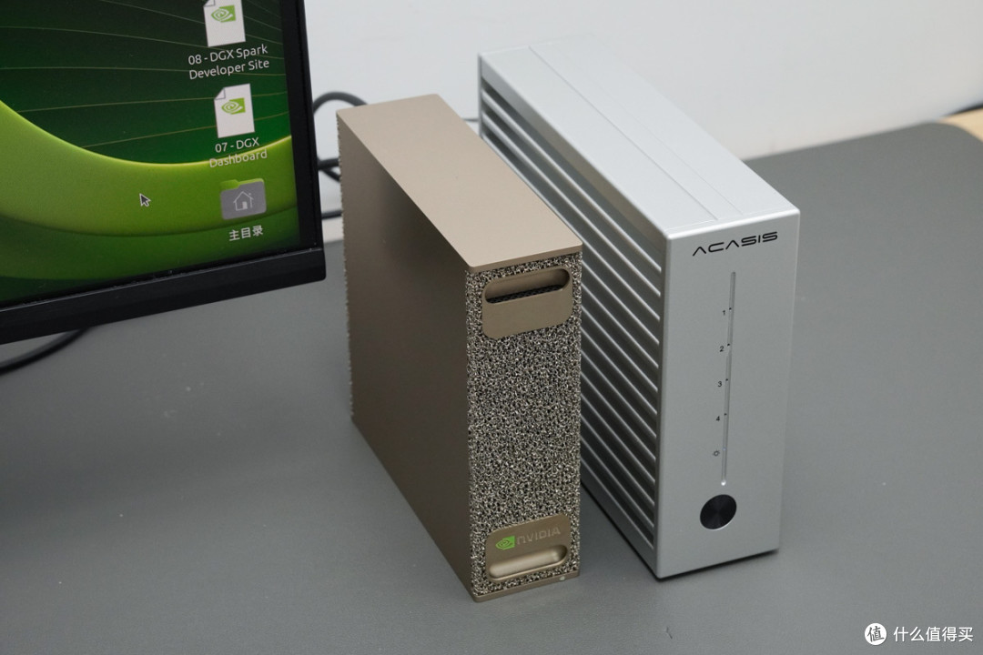 80Gbps AI存储阵列,阿卡西斯四盘位雷电5硬盘盒评测