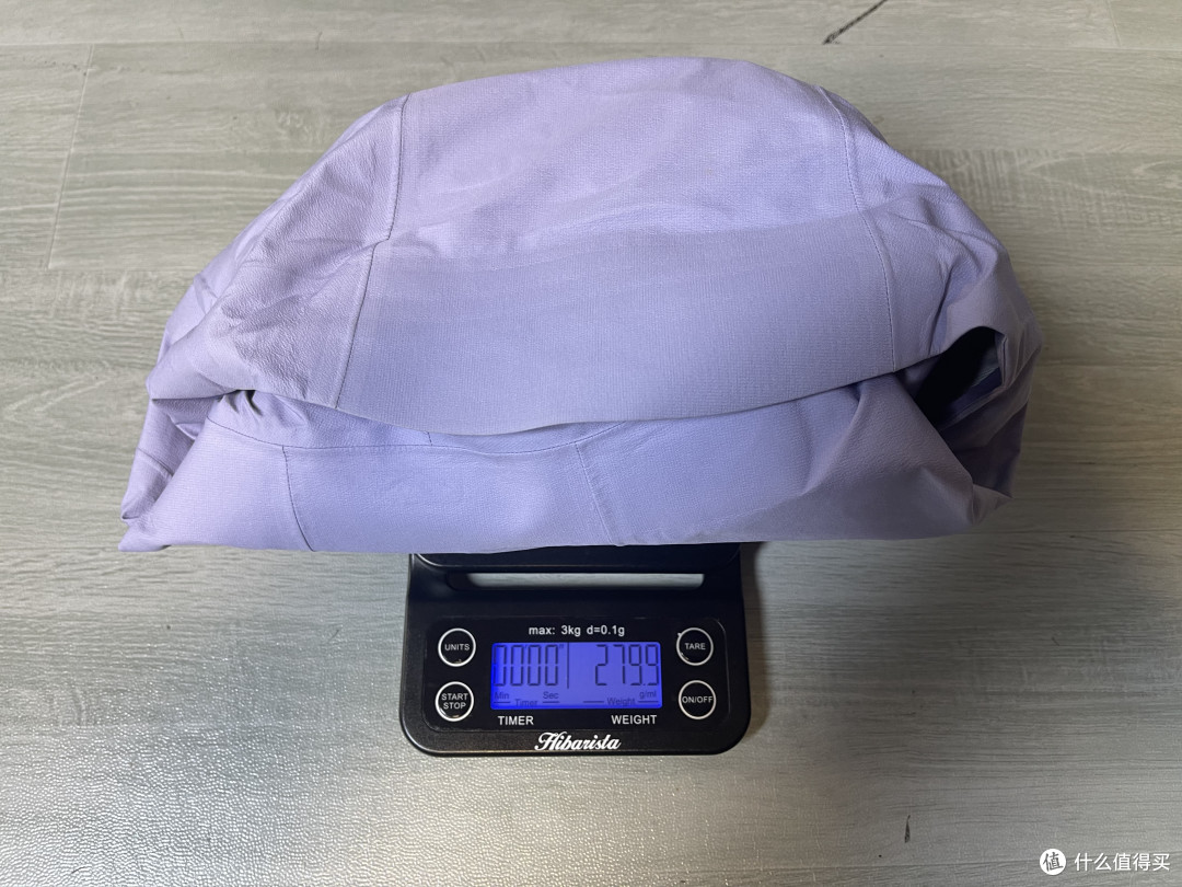 薄得像皮肤衣,却真能防暴雨:这冲锋衣才 112 克