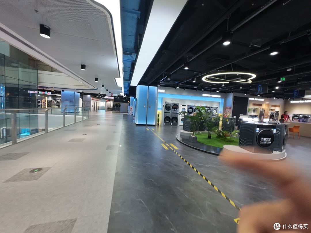 家电卖场空成这样,我却劝大家别急着去捡便宜