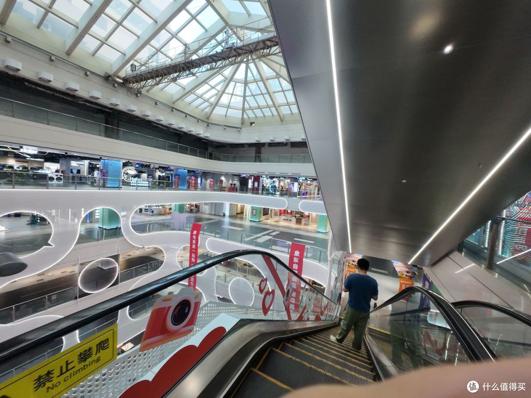 家电卖场空成这样,我却劝大家别急着去捡便宜