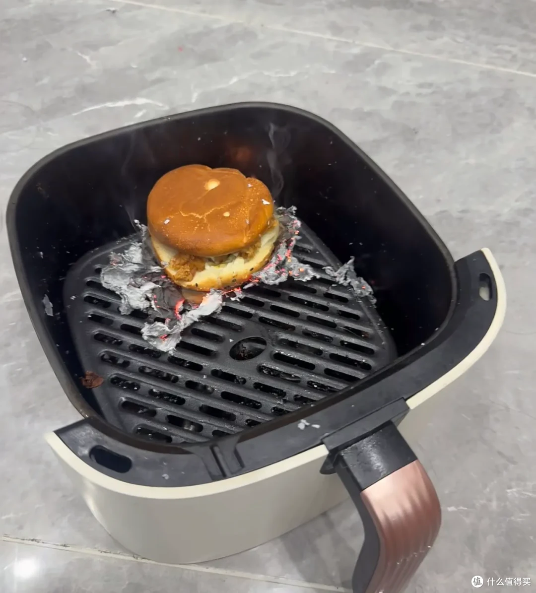 天又又又塌了！原来纸巾不能垫食物！