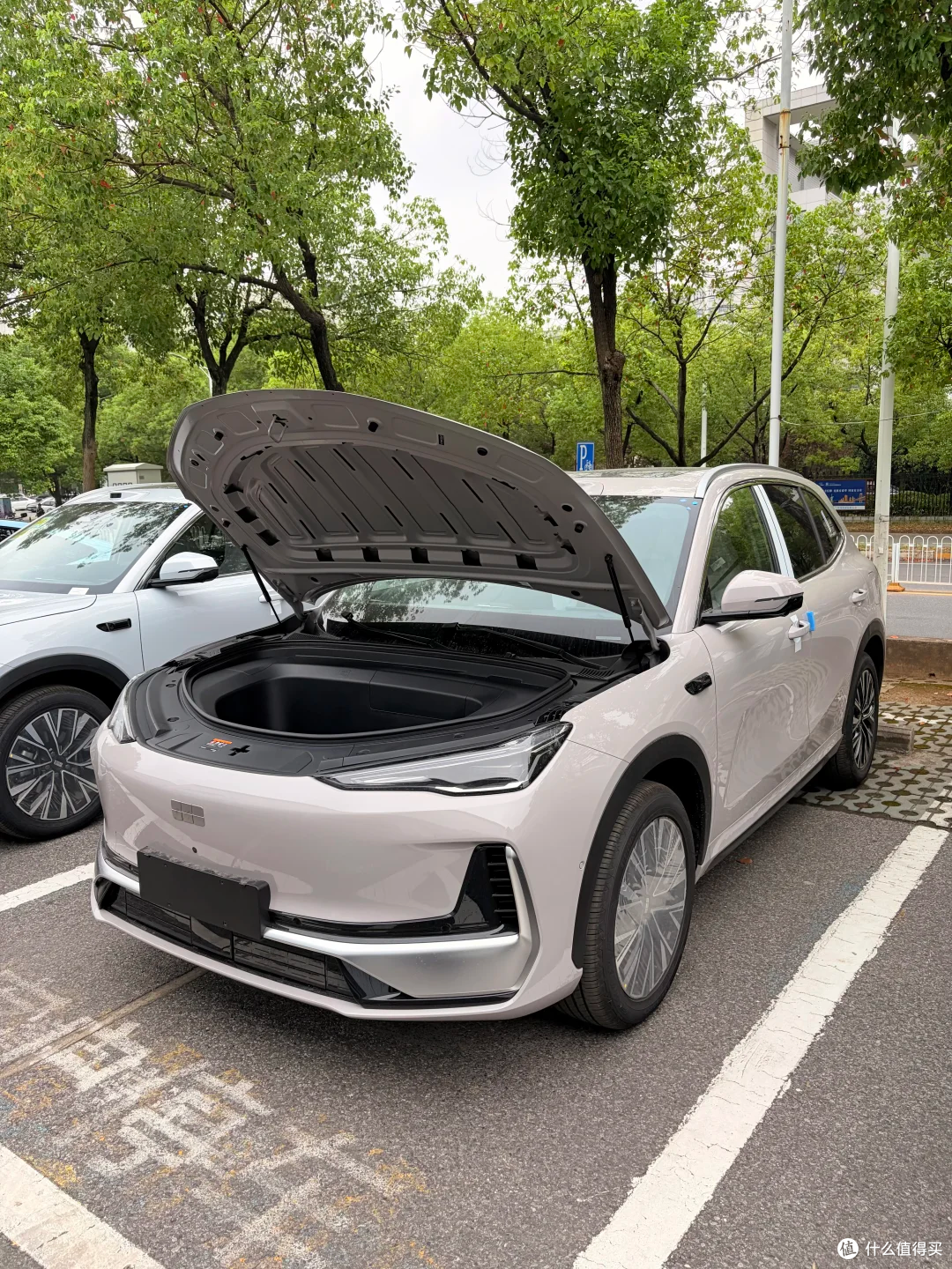 10万级纯电还能这么卷?新款银河E5换后驱+800V,这性价比没谁了