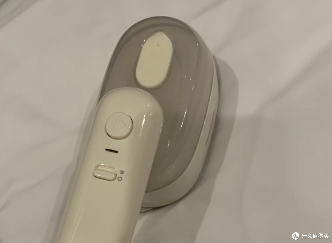 蒸汽熨斗蒸汽量越大越好吗?真正决定熨烫效果的是这几个因素!