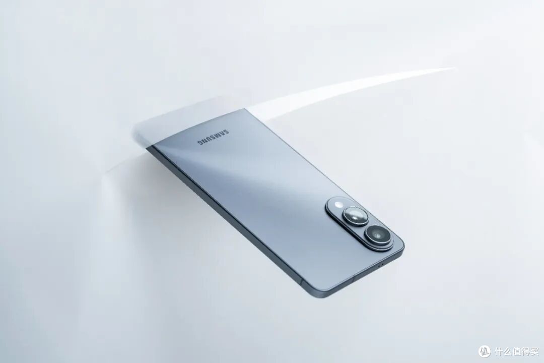 暴跌3300元,这可能是目前最香的超薄手机了,比 iPhone Air 还猛