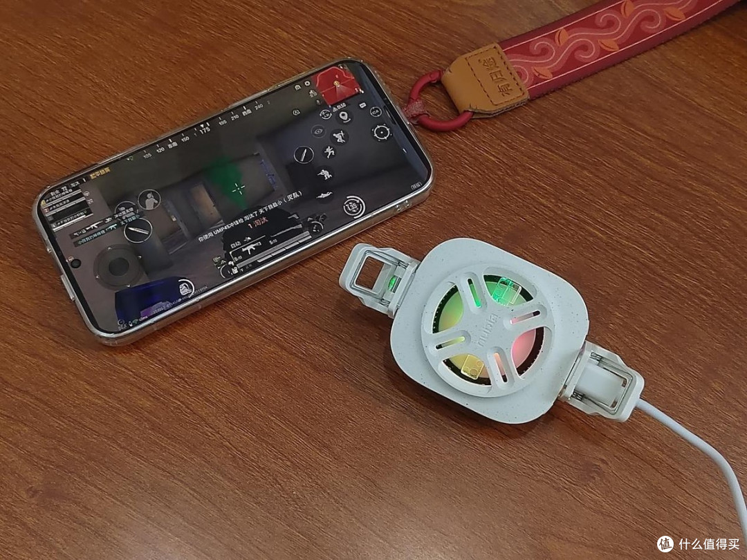 和平精英玩家实测|努比亚冰淇淋散热器,解决游戏发烫的糟心事