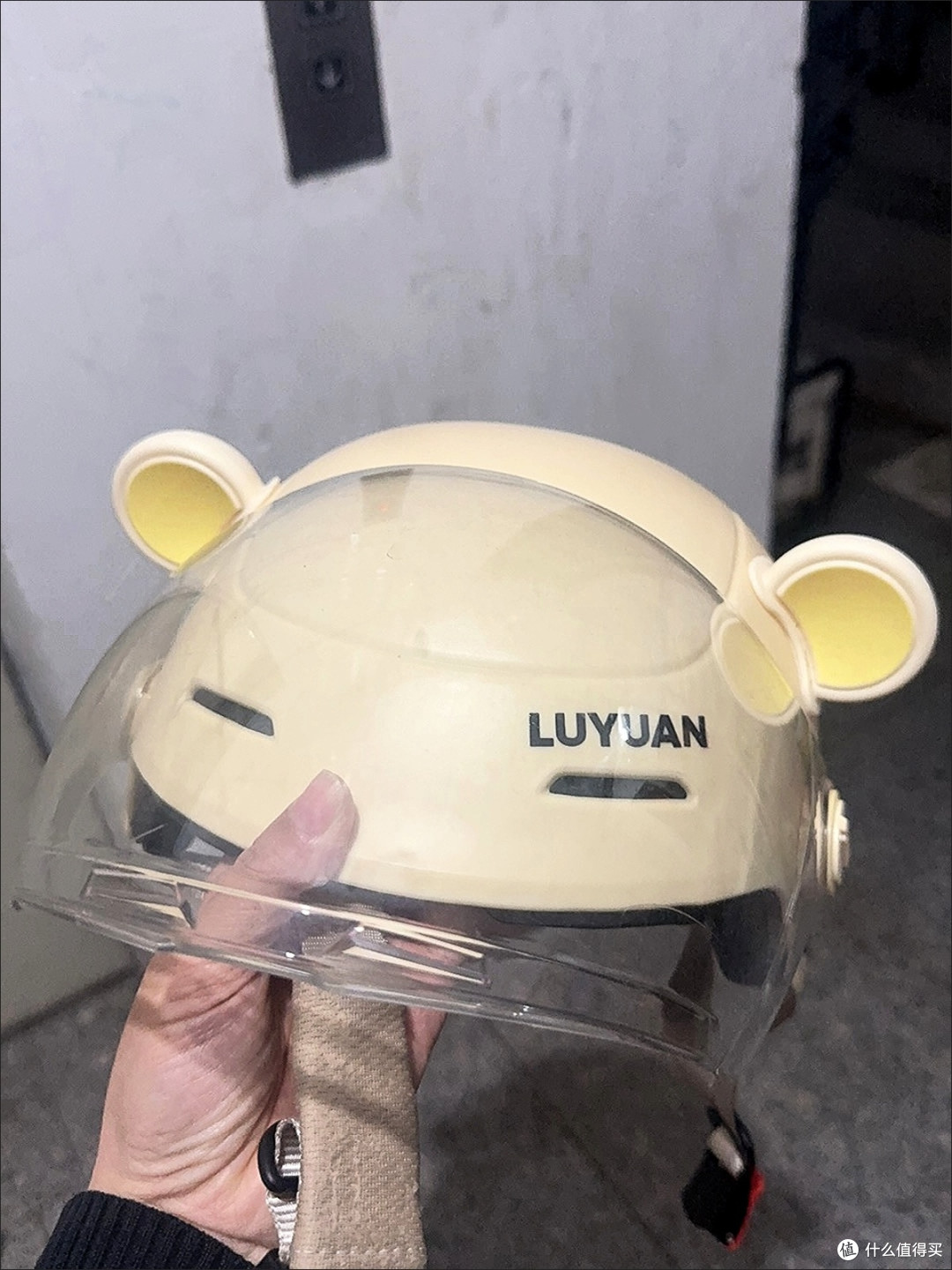 摩托车头盔选购指南与安全标准