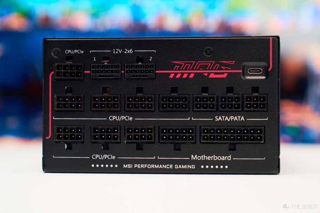 微星 MPG Ai1300TS PCIE5 月神:面向下一代旗舰的稳定供电方案
