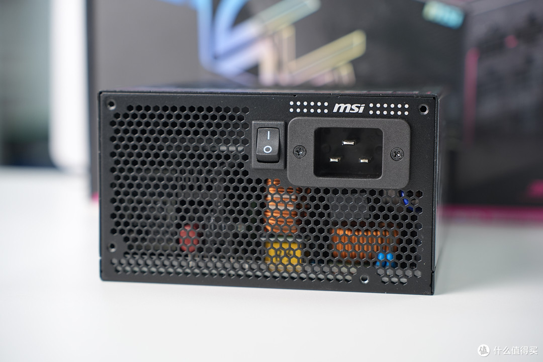 旗舰主机的定心丸！微星 MPG Ai1300TS PCIE5 月神电源