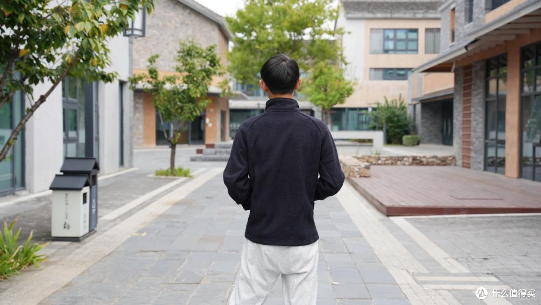 VBREX抓绒服实测:同价位克重的 2 倍,户外通勤保暖表现全面测评