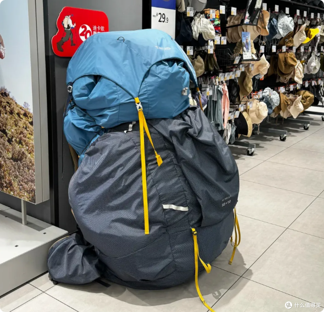 徒步新手最容易踩的坑:登山包买大买小都难受,看完这篇就知道了