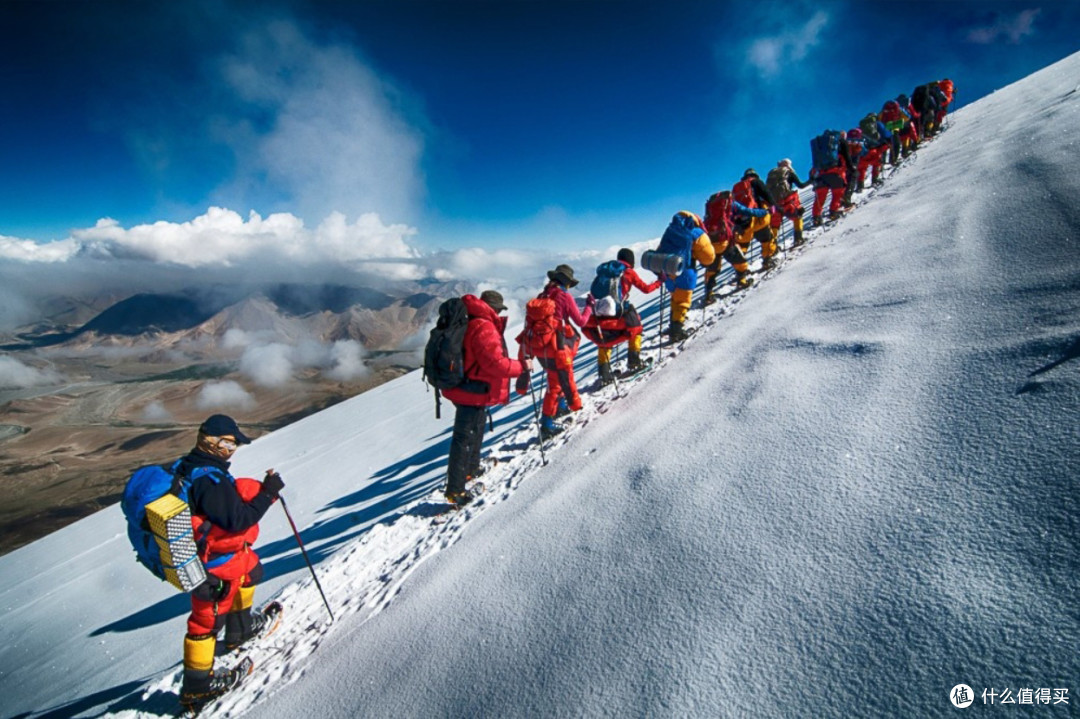 徒步新手最容易踩的坑:登山包买大买小都难受,看完这篇就知道了