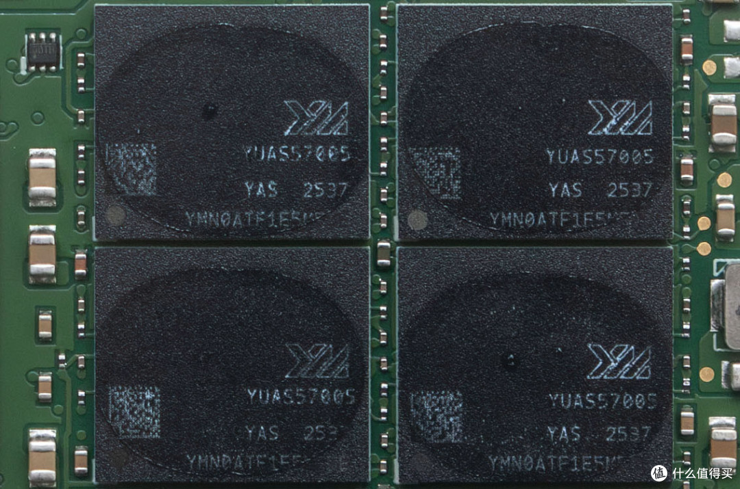 耐久度翻倍:长江存储PE522 30.72TB企业级SSD评测