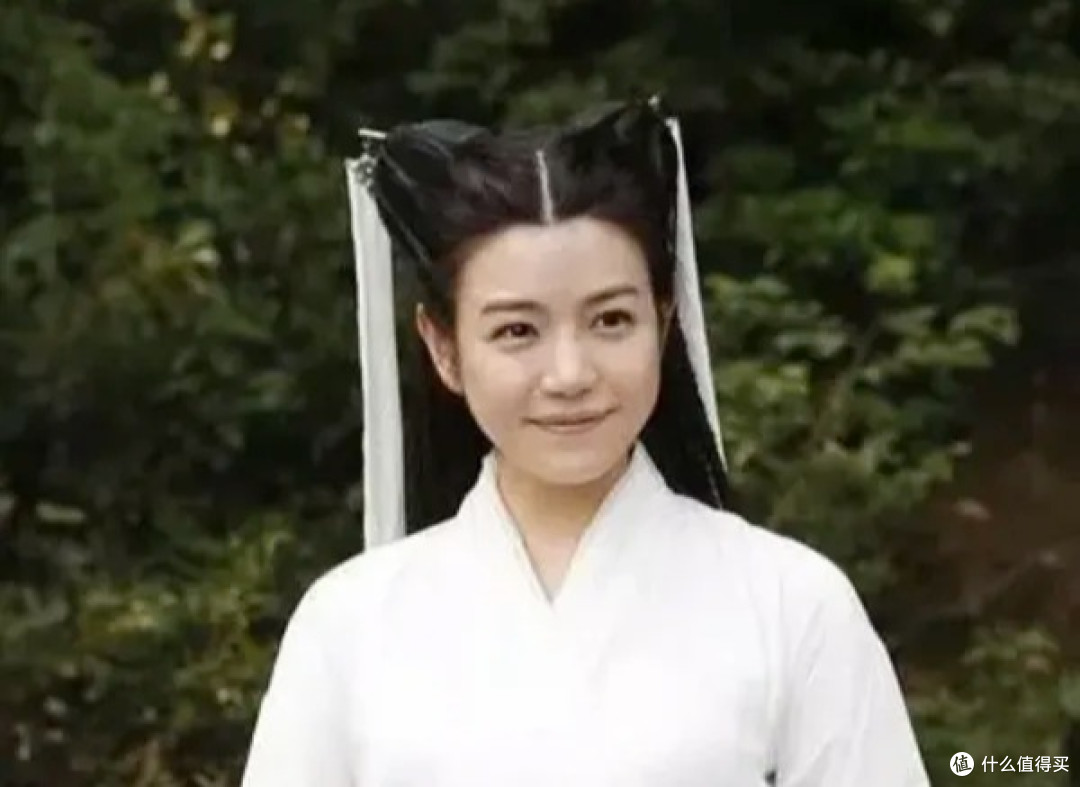 "小笼包"翻车十年后,41岁的陈妍希用素颜打了所有人的脸