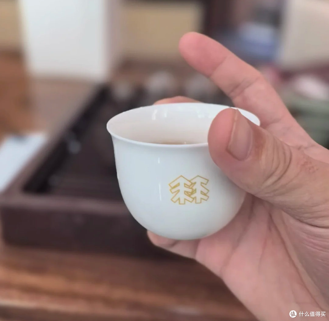 大量可隆中秋礼盒流入二手鱼,石头、茶叶+杯子卖188,你看值不值