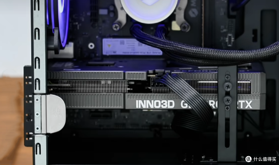 8000出头拿下笔记本RTX5070 Ti级别性能？机械革命极光G505能冲吗