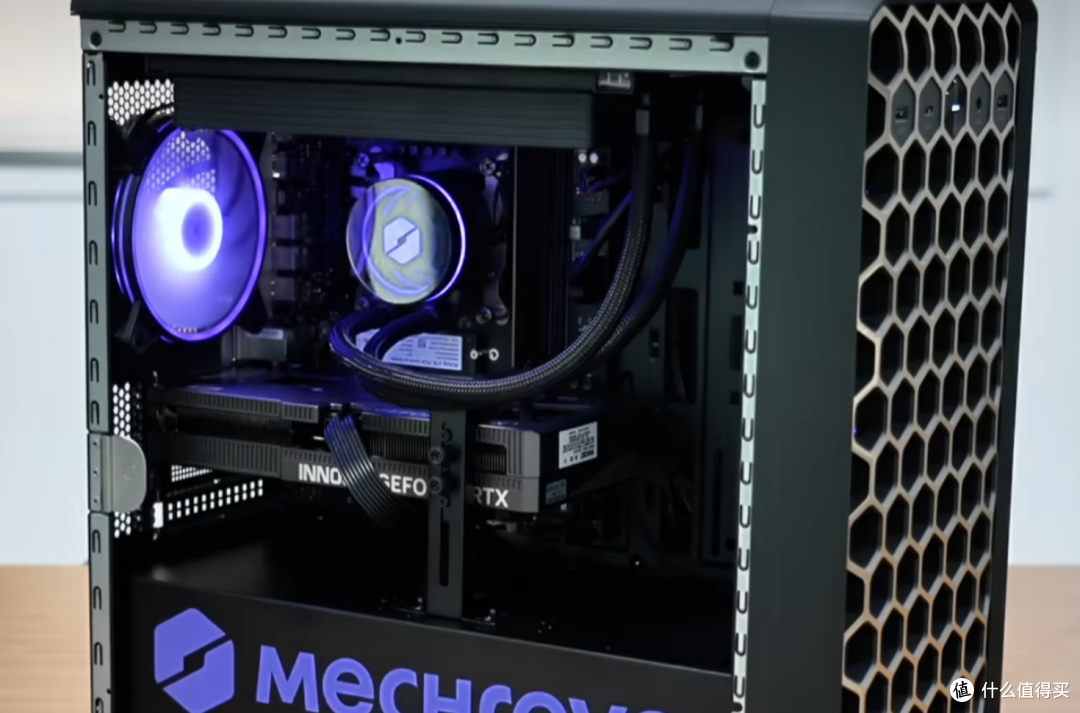 8000出头拿下笔记本RTX5070 Ti级别性能？机械革命极光G505能冲吗