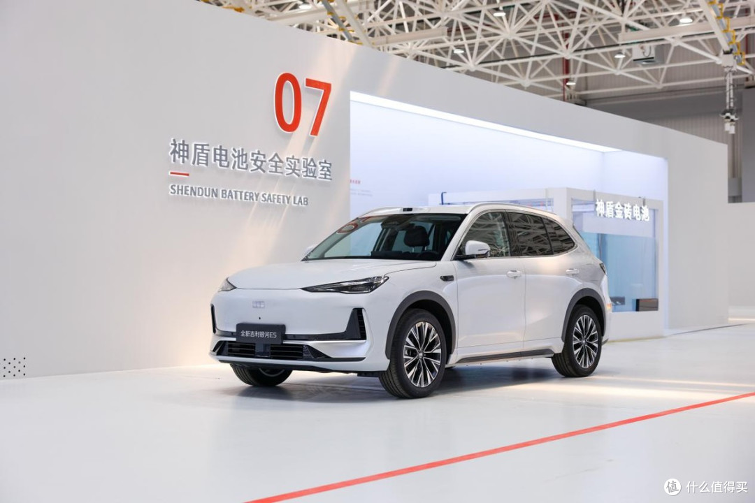 限时先享价9.78万起!全新吉利银河E5上市:全球AI智充SUV来了