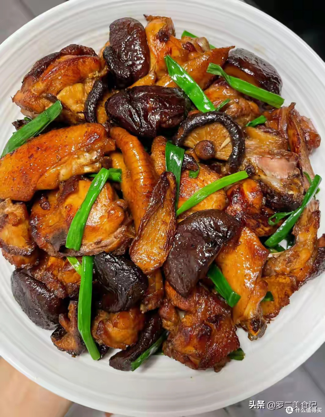 香菇焖鸡的食材准备与制作步骤