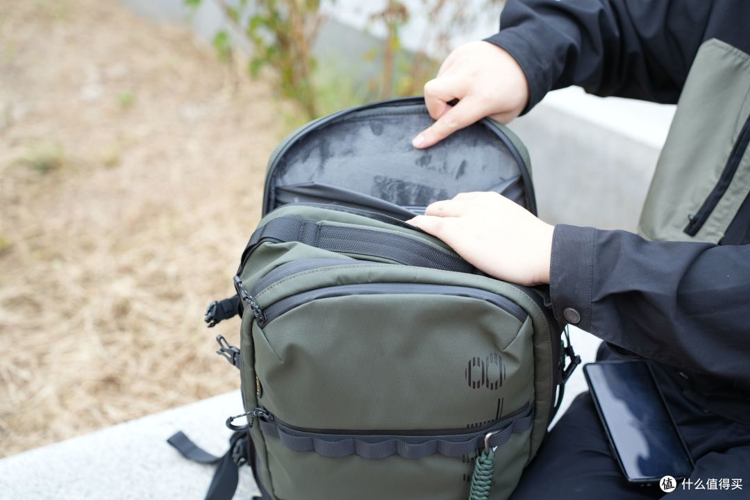 地平线8号 Navigator潜行者系列双肩背包深度使用体验