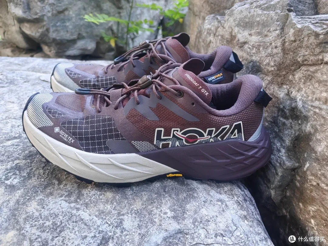 HOKA Speedgoat 7 GTX 实物，暖巧克力色 / 河岩灰，40 码