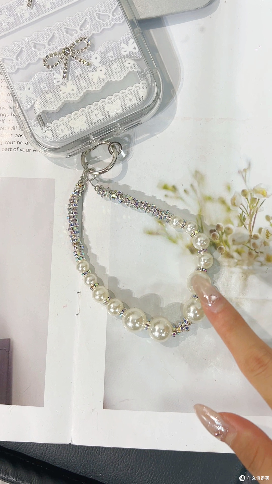蕾丝蝴蝶结手机壳,珠链点缀太精致