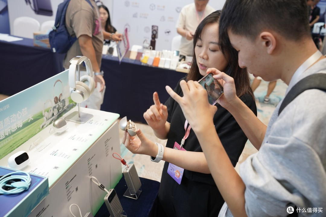 存储吧带您云看展,深圳充电嘉年华:UGREEN 绿联
