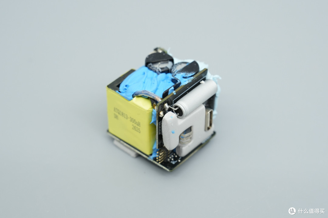 支持 PD3.2与UFCS ,倍思 45W PicoGo Pro拆解