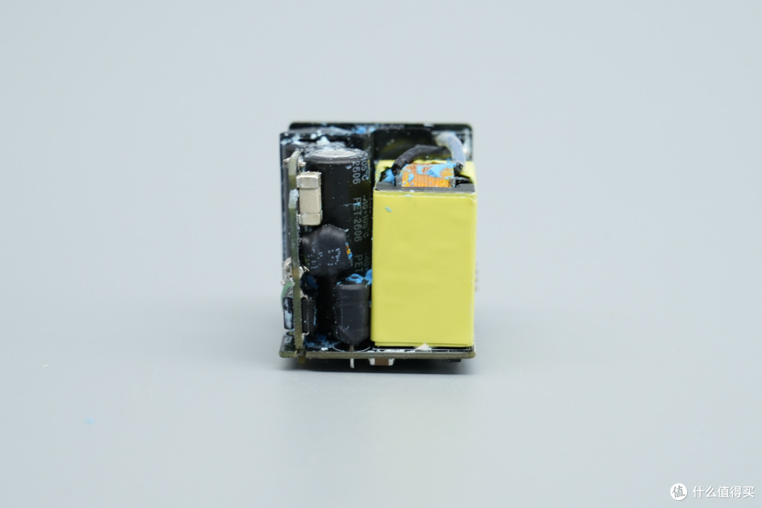 支持 PD3.2与UFCS ,倍思 45W PicoGo Pro拆解